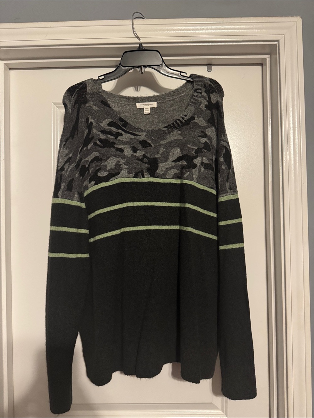 BeachLunchLounge Black & Gray Camouflage Stripe Women's Sweater SZ 22